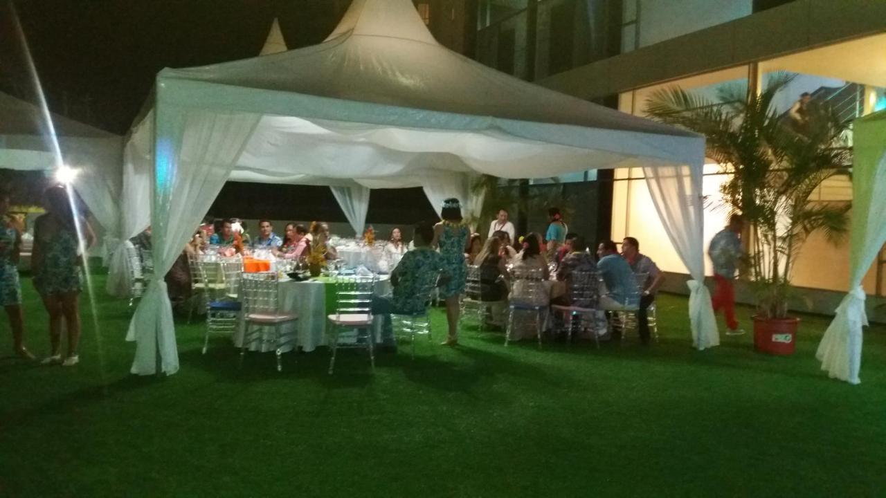 Wyndham Manta Sail Plaza Hotel And Convention Center Extérieur photo