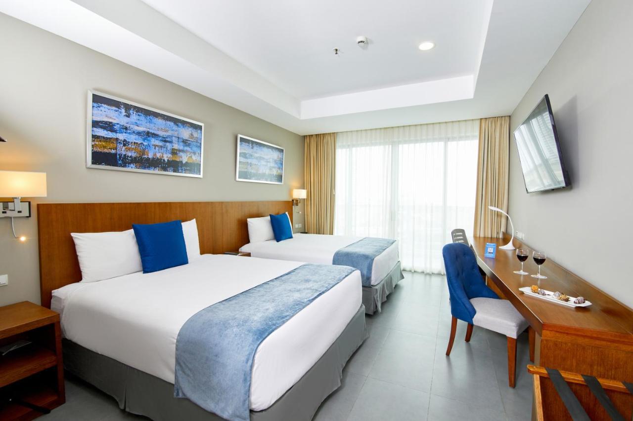 Wyndham Manta Sail Plaza Hotel And Convention Center Extérieur photo